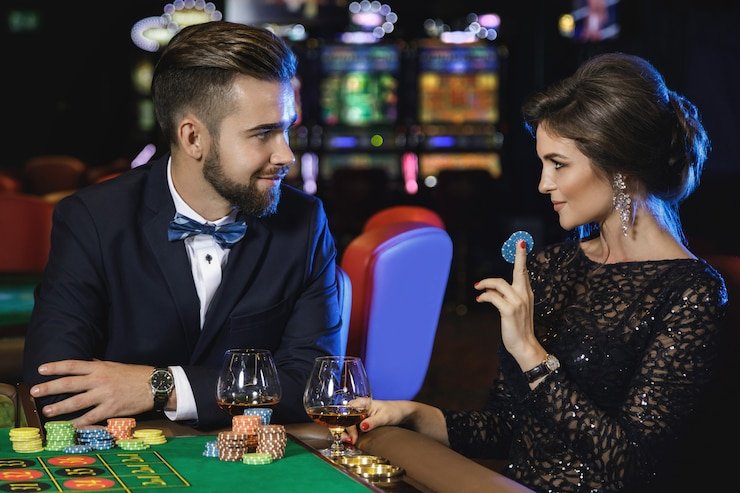 Live Capsa Banting table at arwanatoto login with professional dealer and multiple players
